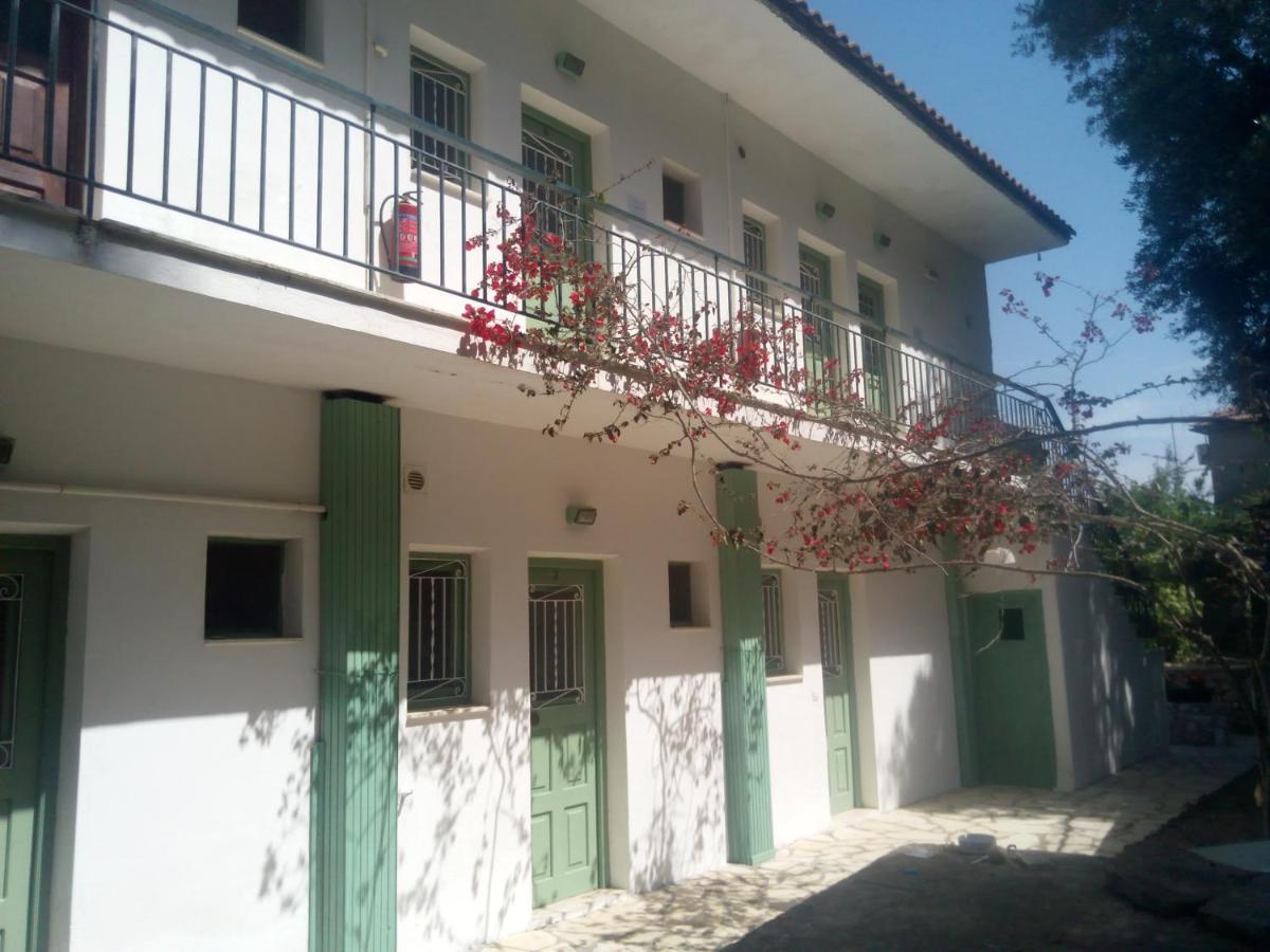Soustas Apartments Longos  Екстер'єр фото