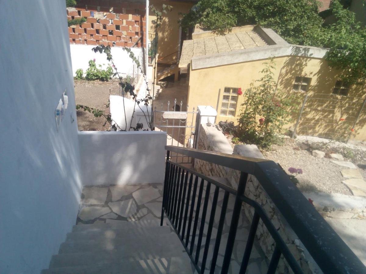 Soustas Apartments Longos  Екстер'єр фото