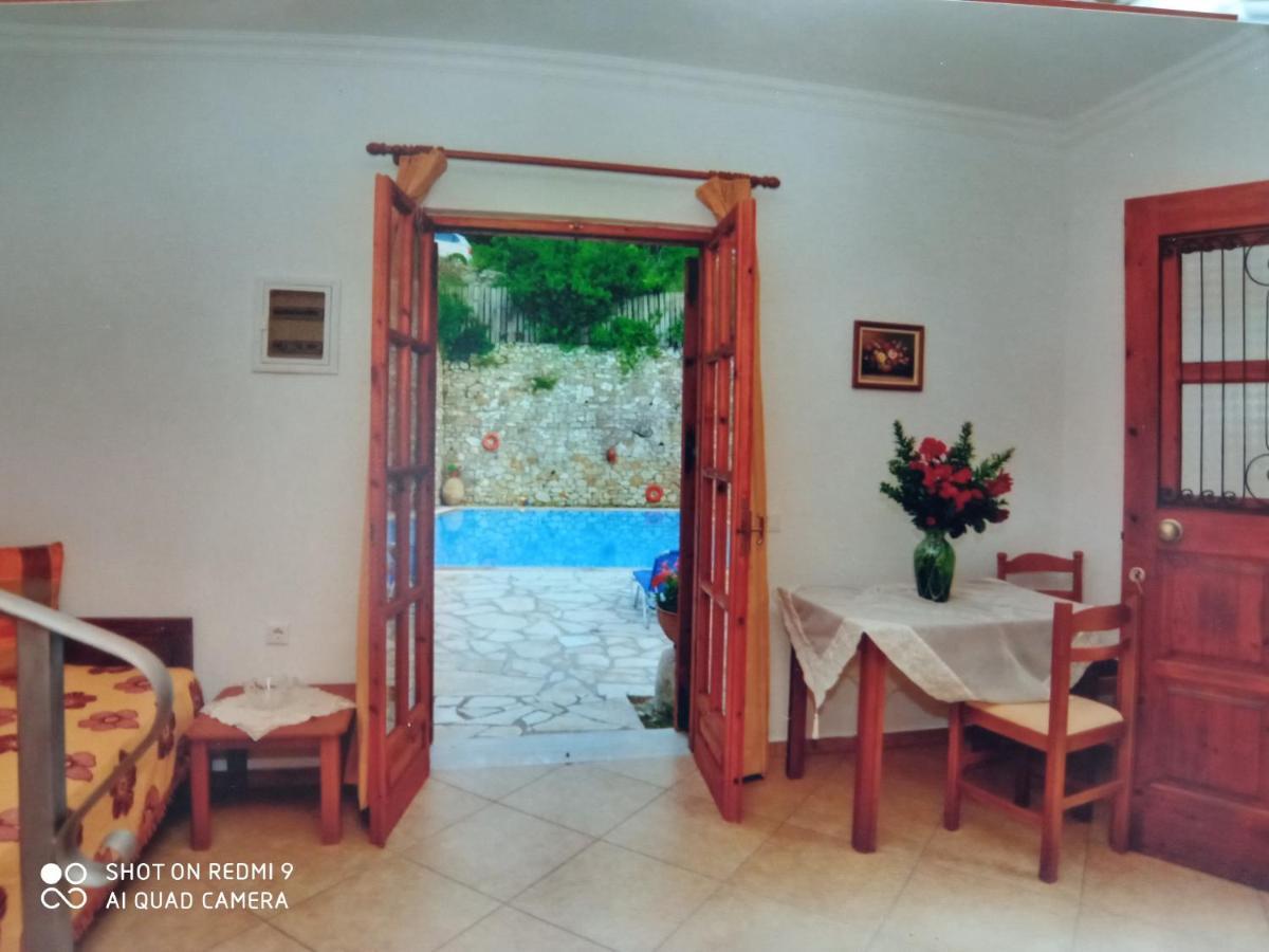 Soustas Apartments Longos  Екстер'єр фото