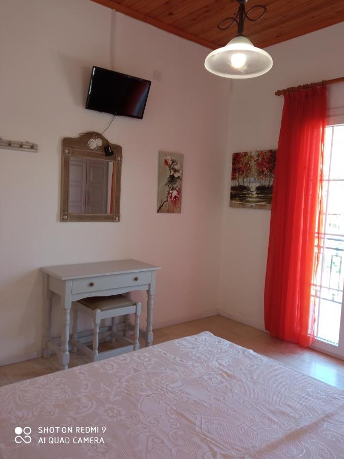 Soustas Apartments Longos  Екстер'єр фото