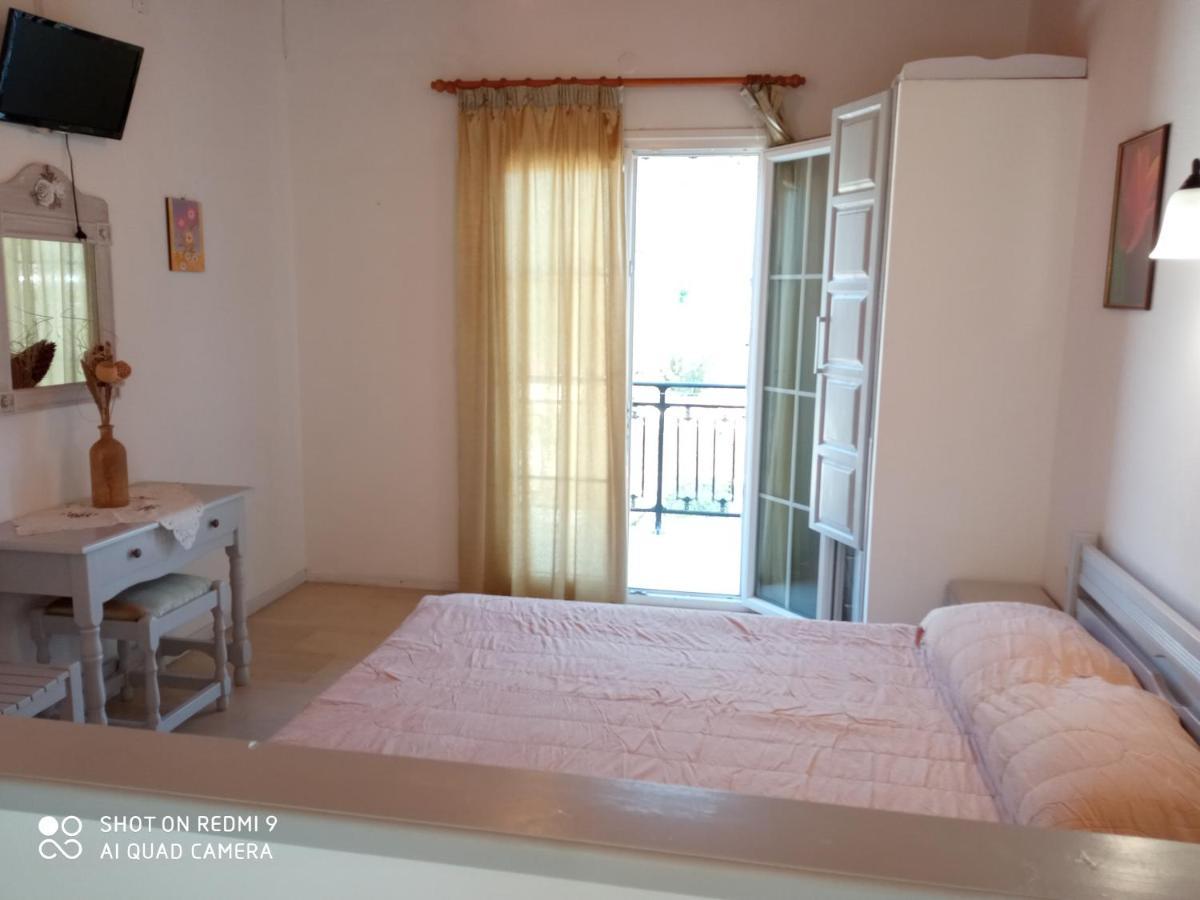 Soustas Apartments Longos  Екстер'єр фото