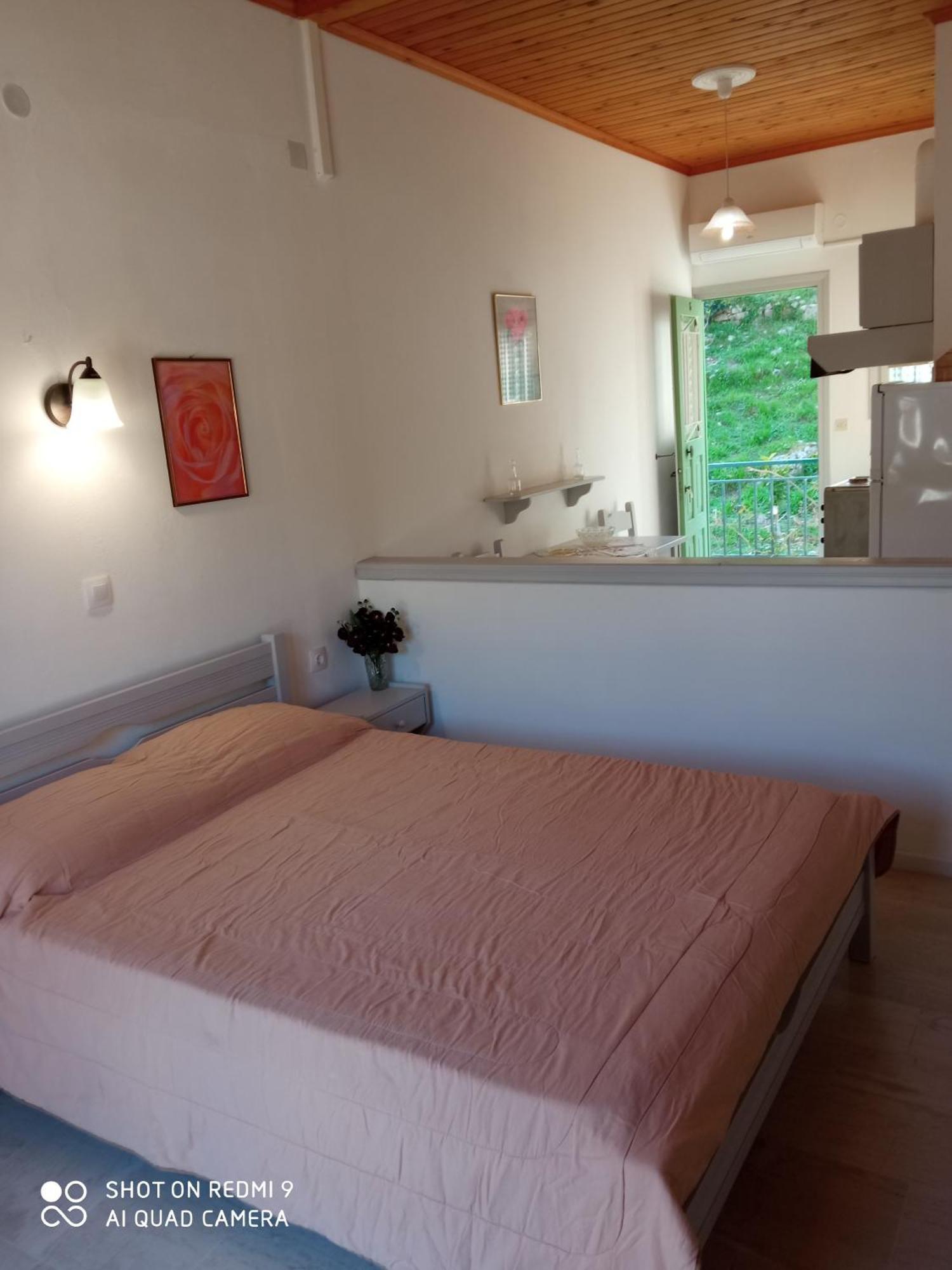 Soustas Apartments Longos  Екстер'єр фото
