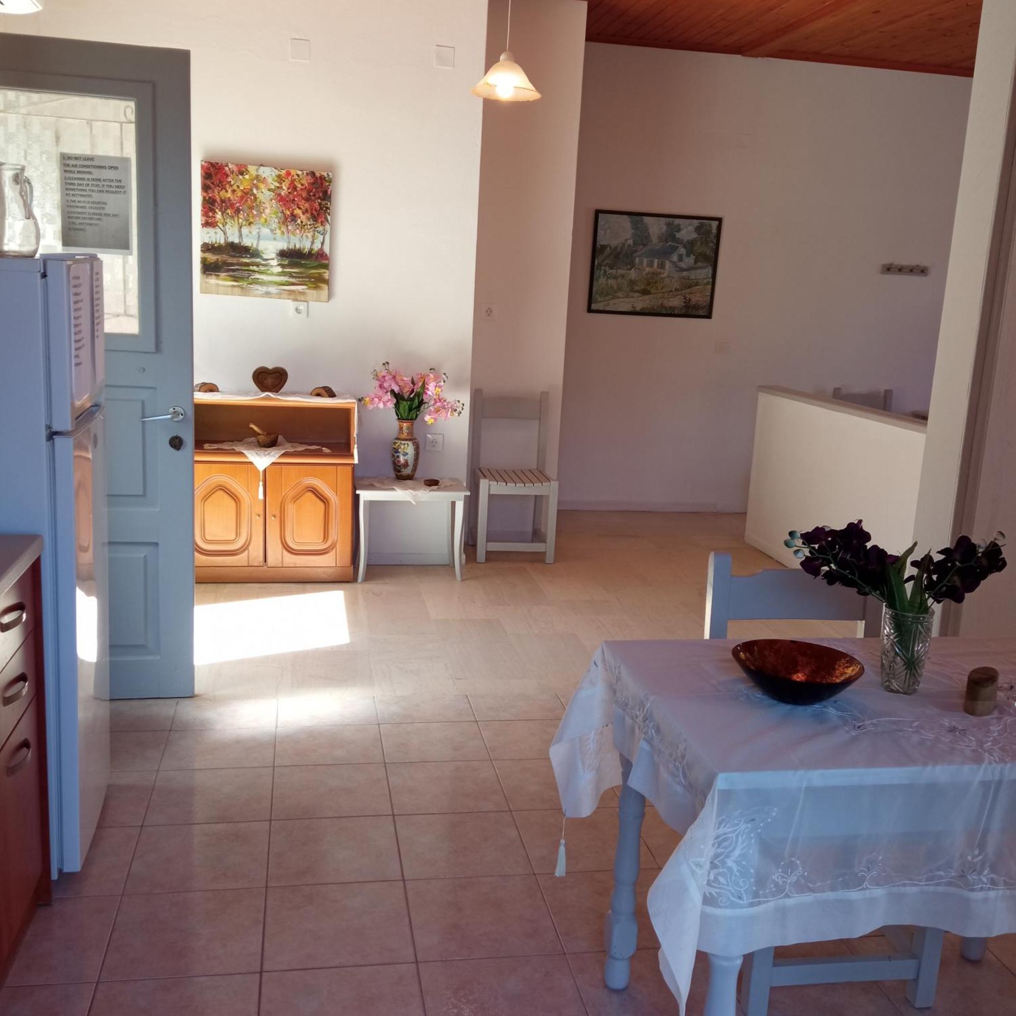 Soustas Apartments Longos  Екстер'єр фото