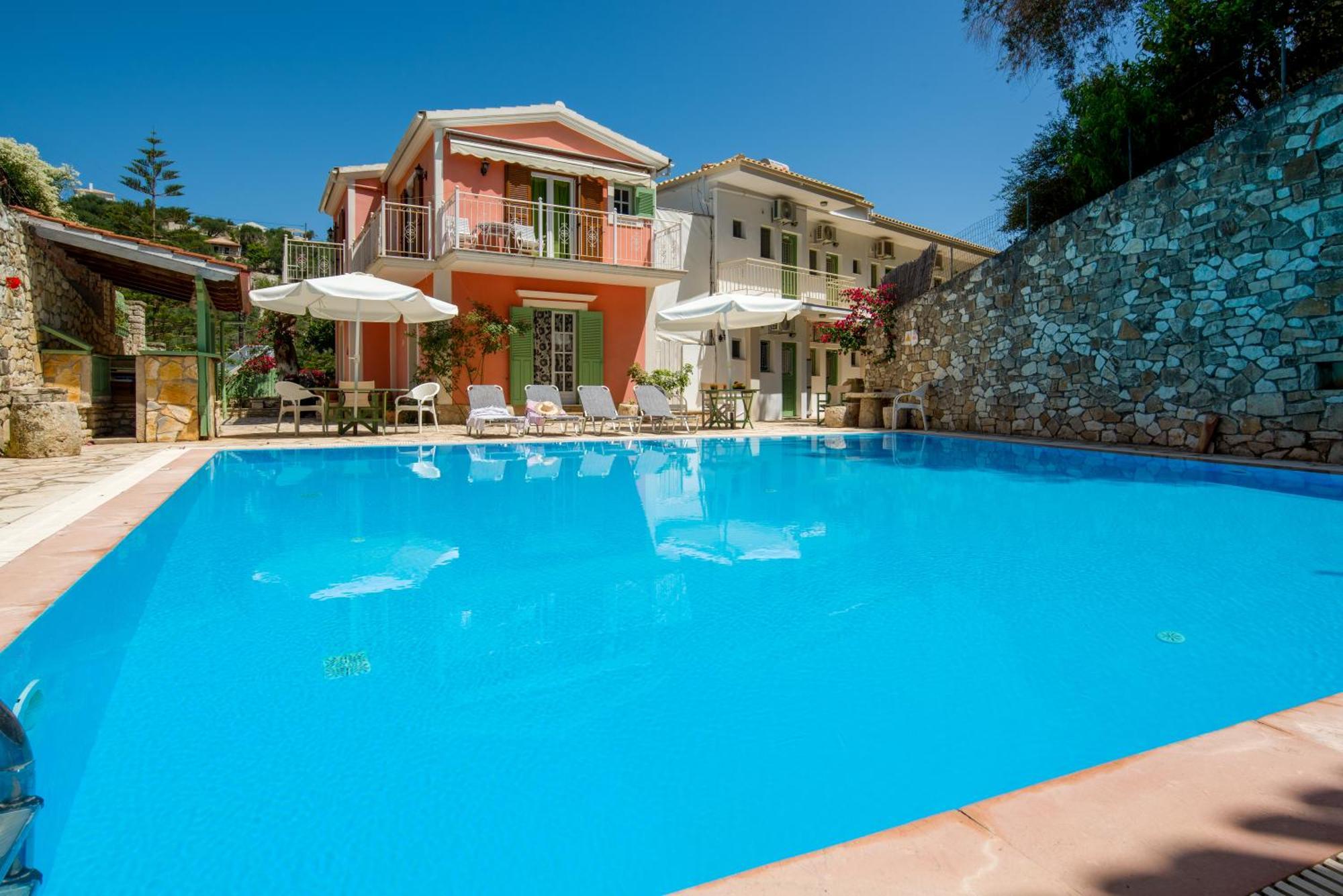 Soustas Apartments Longos  Екстер'єр фото