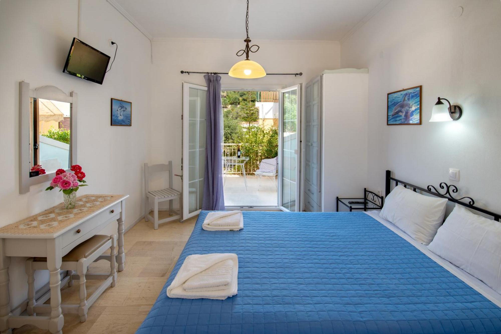 Soustas Apartments Longos  Екстер'єр фото
