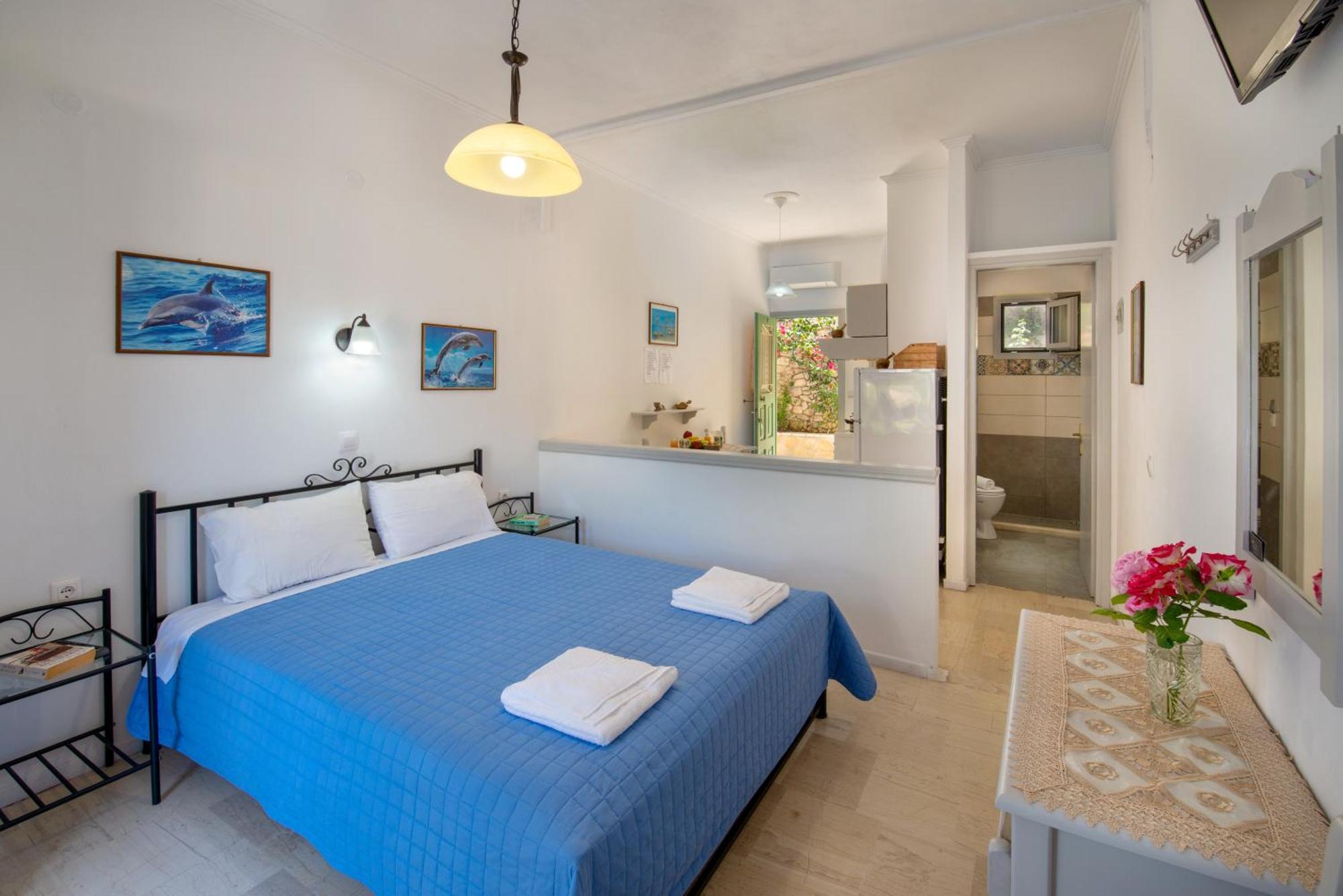 Soustas Apartments Longos  Екстер'єр фото