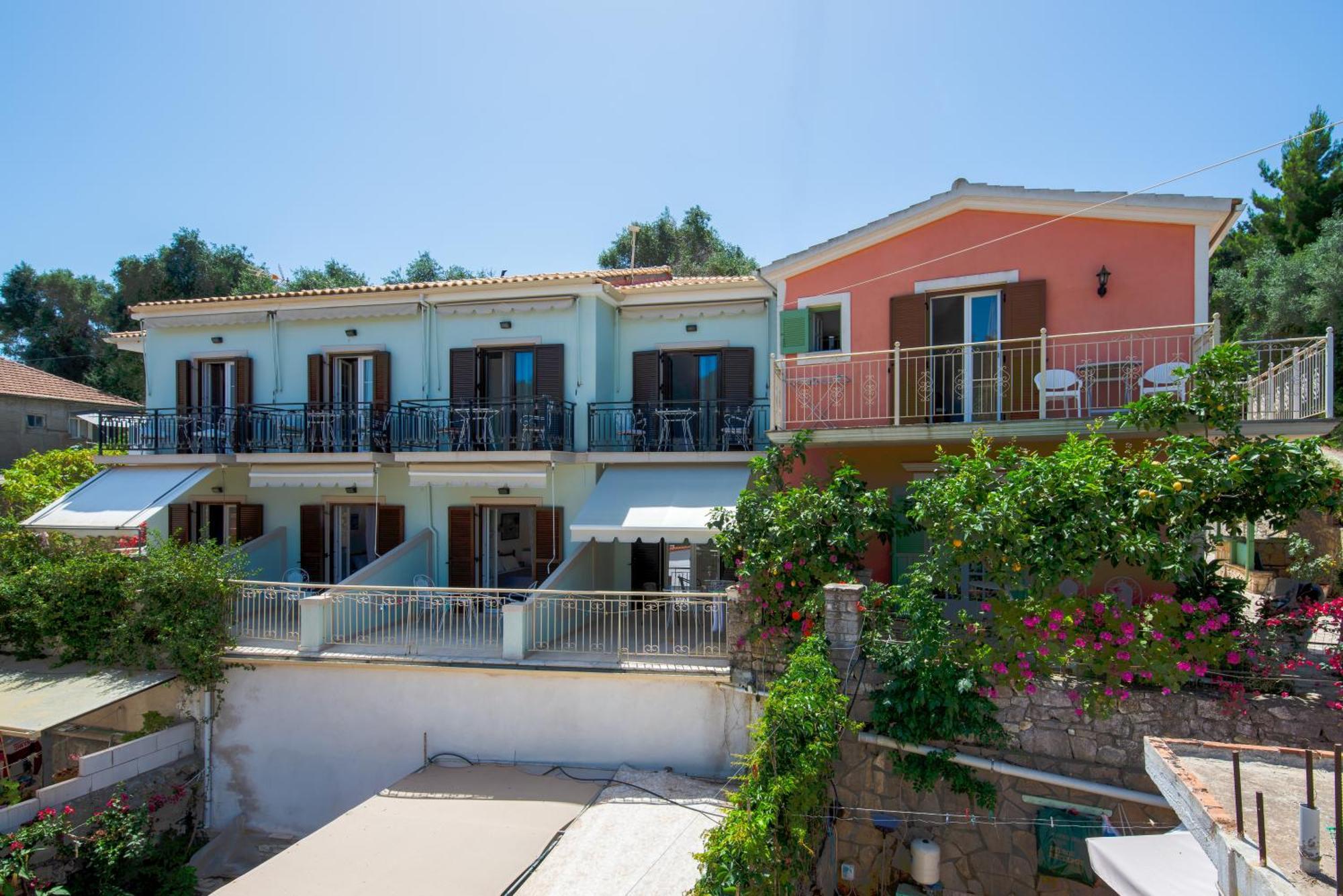 Soustas Apartments Longos  Екстер'єр фото